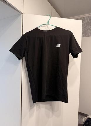 Футболка жіноча new balance