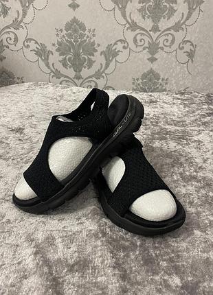 Босоніжки skechers