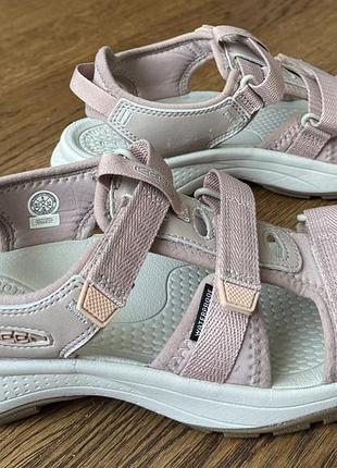 Keen astoria west жіночі босоніжки р.39,5 (26 см)