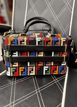 Стильна вмістка сумка fendi