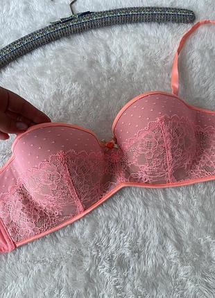 Мереживний бюстгальтер бандо hunkemöller коралового кольору з дрібним візерунком