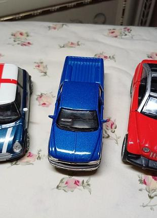 Набір колекційних іграшкових машинок (3 шт.) — mini cooper, chevrolet silverado, jeep