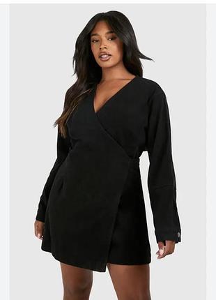 Джинсовое платье сорочечного кроя на запах от бренда boohoo (модель washed black plus denim wrap dress