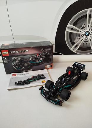 Конструктор lego technic mercedes-amg f1 w14 e performance pull-back (42165) 240 деталей гоночного болида.