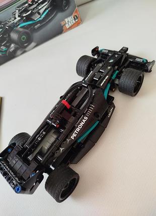 Конструктор lego technic mercedes-amg f1 w14 e performance pull-back (42165) 240 деталей гоночного болида. 6
