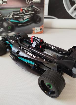 Конструктор lego technic mercedes-amg f1 w14 e performance pull-back (42165) 240 деталей гоночного болида. 3