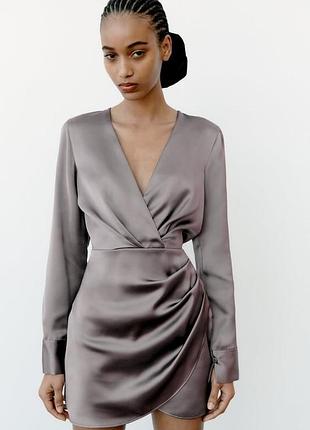 Коротка сукня zara з сірою атсиновою платіжкою, з довгими рукавами
