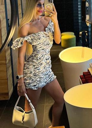 Распродажа платье prettylittlething присборено со шнуровкой спереди