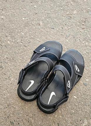 Чоловіче літнє взуття nike 445