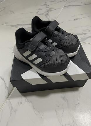 Дитячі кросівки adidas