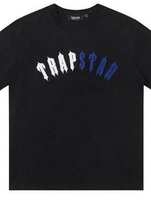 Мужская футболка trapstar logo черная унисекс трепстар