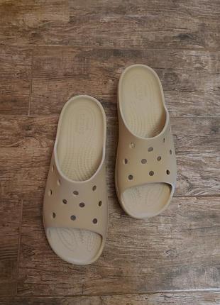 Женские шлепки crocs