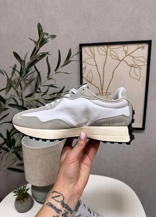 Balance 327 grey white