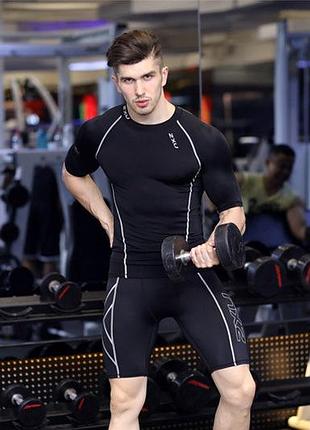 Компрессионная футболка для спорта 2xu