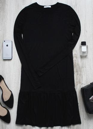 Чёрное платье с оборкой внизу pieces