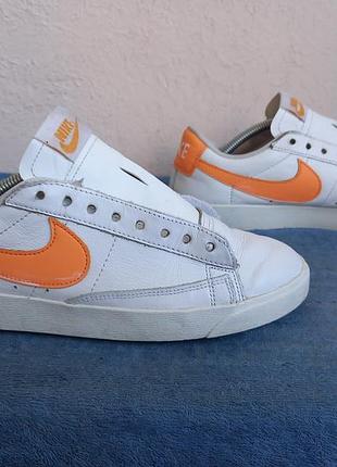Кроссовки женские nike blazer low le 'white fuel orange'