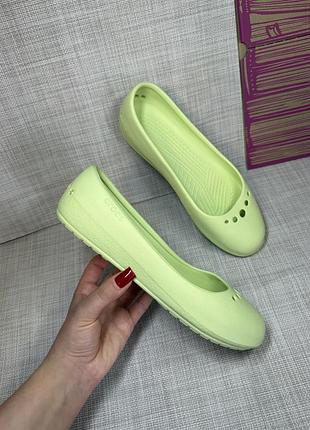 Оригинальные балетки пляжные аквашузы крокус crocs