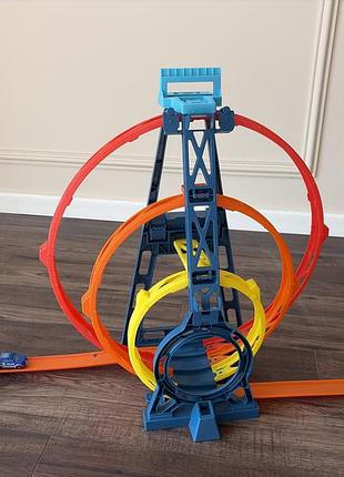 Трек hot wheels  в ідеальному стані