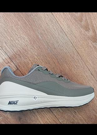 Nike revolution 8 2