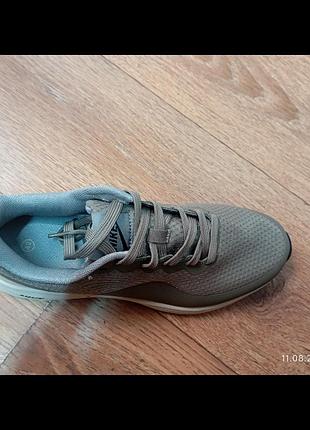 Nike revolution 8 3