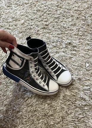 Diesel сильні кеди