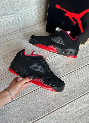 Стильные кроссовки jordan 5 low black red