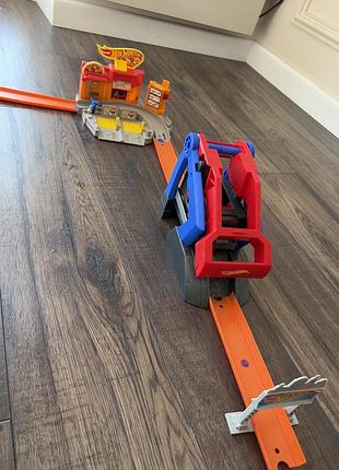 Трек hot wheels піцерія + автомийка