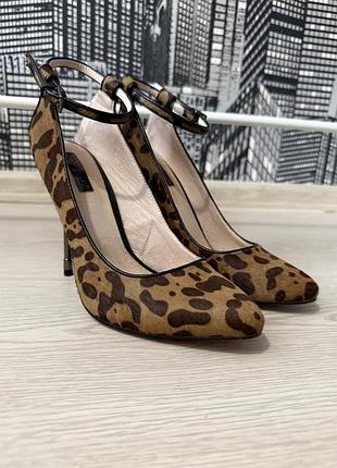 Жіночі трендові туфлі на підборах з хутра поні topshop жіночі шкіряні туфлі з відкритою пʼятою