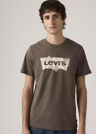 Чоловіча футболка коричнева з принтом 100 % бавовна levi`s розмір м оригінал