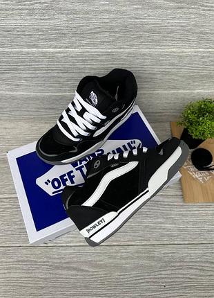 Стильные женские кроссовки vans rowley xlt black white