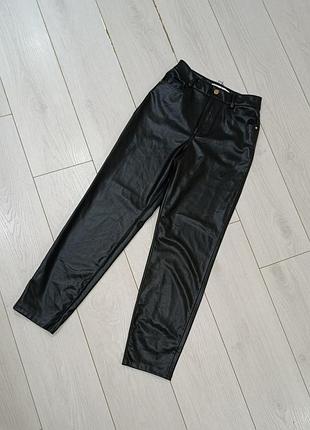 Кожаные брюки zara