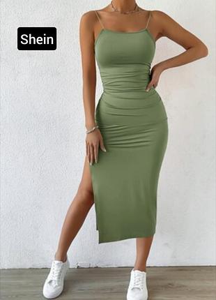Платье женское миди зелено на бретелях с разрезом по ноге от бренда shein xs