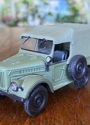 Модель автомобиля газ-69 1:43 deagostini