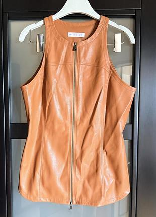 Жилет the coat