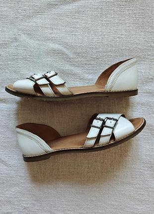 Босоніжки шкіряні parkwest