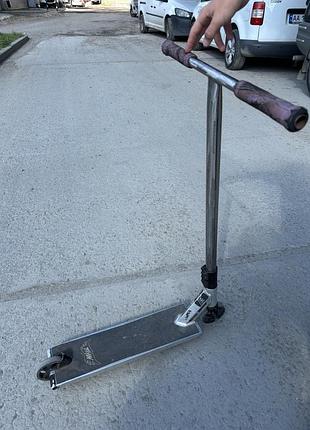Трюковий самокат rideoo flyby pro sreet м (silver), висота руля 94 см, вага приблизно 4,5 кг