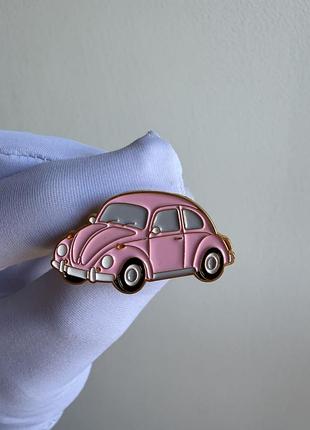 Пін значок металевий брошка машина рожевий volkswagen beetle жук — ретро автомобіль