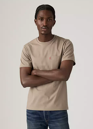 Класична футболка з кишенькою levi's