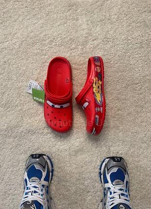 Тапки крокси crocs x mcqueen