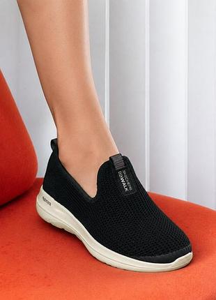 Жіночі кросівки-сліпони skechers go walk air cooled goga mat (чорні)