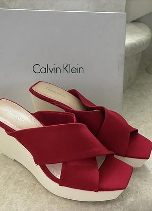 Шльопанці від calvin klein