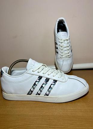 Жіночі шкіряні кросівки adidas courtset 39,5 розмір