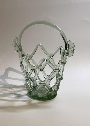 Корзинка (фруктовница, конфетница, ваза) гутное (литое) стекло, винтаж м234,1