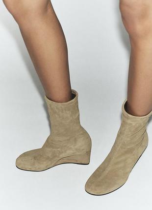 Замшеві черевики zara на танкетці