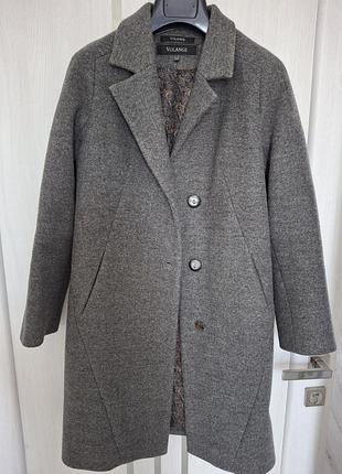 Продам темно серое шерстяное пальто размера с