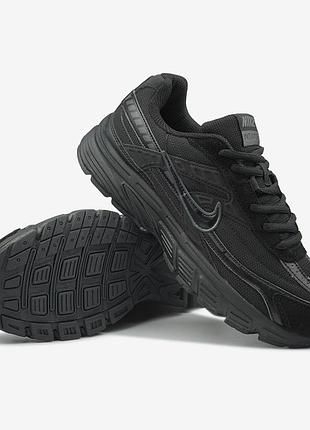Nike initiator total black