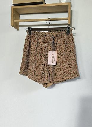 Легкие шорты в цветы с подкладкой новые missguided