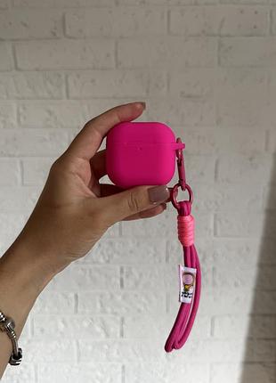 Красивий однотонний силіконовий чохол на airpods 4