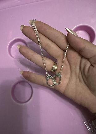 Стильний ланцюжок кольє з підвіскою «наручники» (сріблястий)