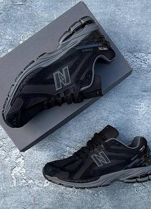 Стильные кроссовки new balance 1906r total black cordur